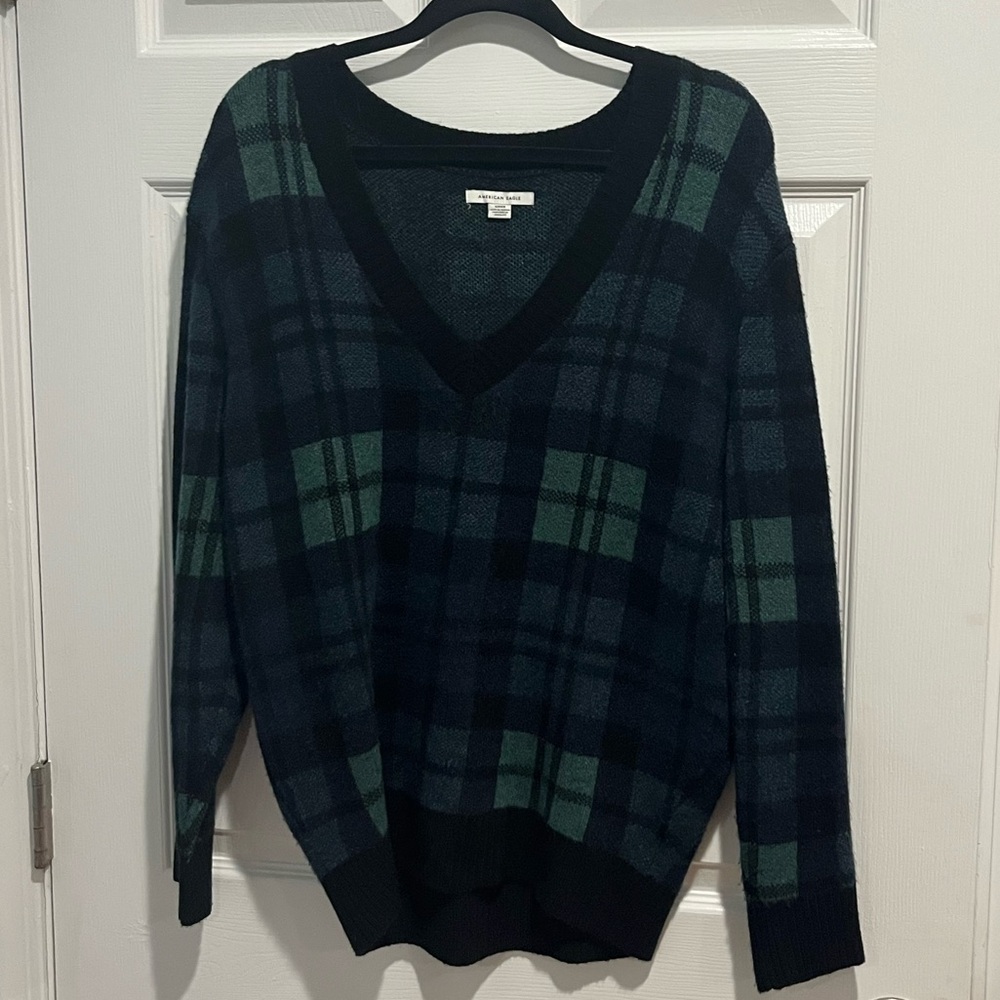 American Eagle Warm Green Plaid V Neck Sweater